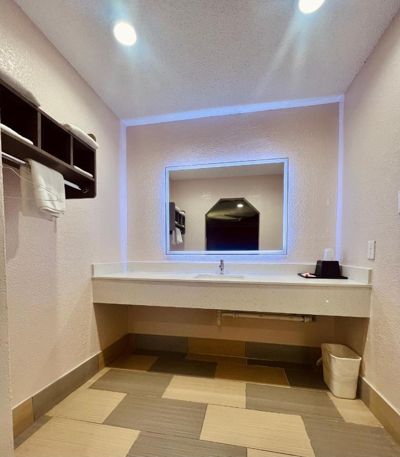 Hollywood Inn - Downtown ヒューストン エクステリア 写真