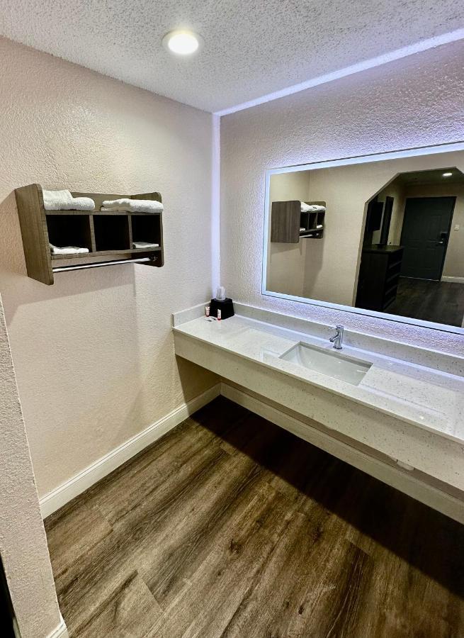 Hollywood Inn - Downtown ヒューストン エクステリア 写真
